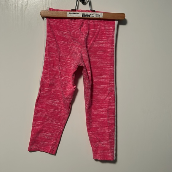 👧Girls Leggings. Size M Stretch. 14.5” Inseam. Old Navy. Stain on one knee. - Picture 2 of 6